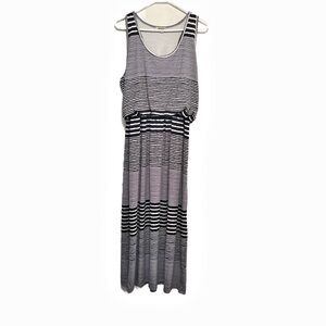 Magic Casual Gray and Black Scoop Neck Maxi Dress